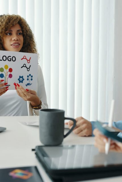 Choosing the Right Branding Solutions for Your Business (1)